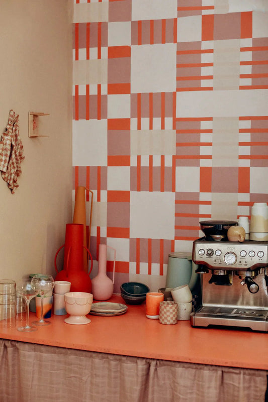 Behang Play at Slaep - Blocks Two Tone - Sabine van Vessem 
Grafisch geblokt behang in oranje, beige en roze tinten voor een frisse kinderkamer, tienerkamer, speelkamer of waar dan ook in huis