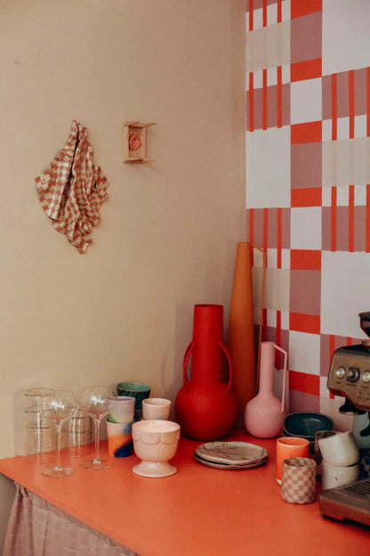 Behang Play at Slaep - Blocks Two Tone - Sabine van Vessem 
Grafisch geblokt behang in oranje, beige en roze tinten voor een frisse kinderkamer, tienerkamer, speelkamer of waar dan ook in huis