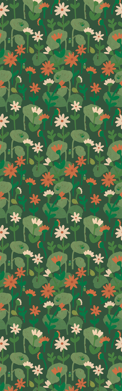 Blooming daisies – Forest green Wallpaper by Lotte Dirks | Into the Flowerfields Collection