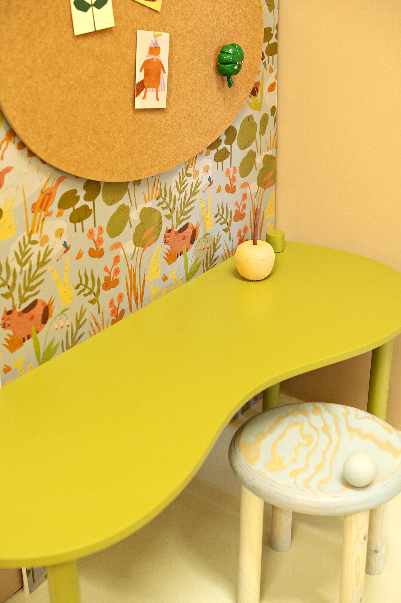 Lily Pond – Pastel Grey Wallpaper by Lotte Dirks | Into the Flowerfields Collection