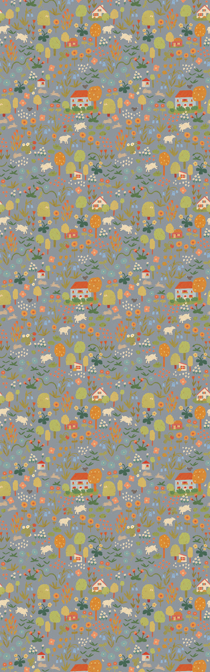 Gedetailleerde illustraties van huisjes, konijntjes en schaapjes op het Wildflower – Stone Blue behang van Lotte Dirks – perfect voor storytelling in kinderkamers